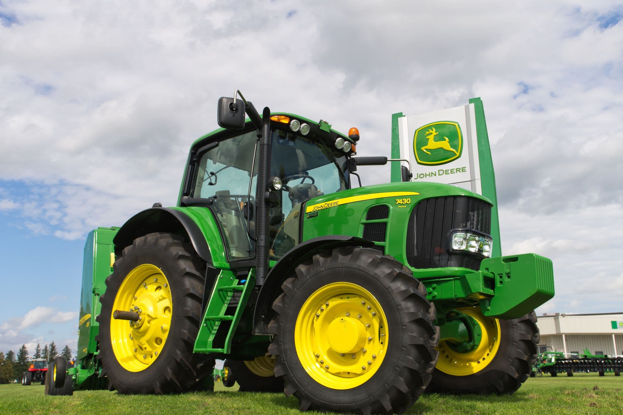 FTC settlement grants farmers direct access to John Deere repair tools and parts