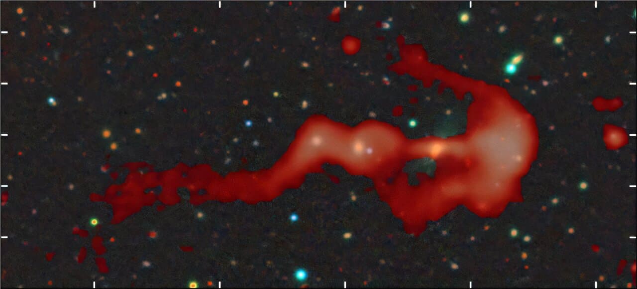 Citizen scientist discovers bow-shaped radio galaxy spanning 1.8 million light-years