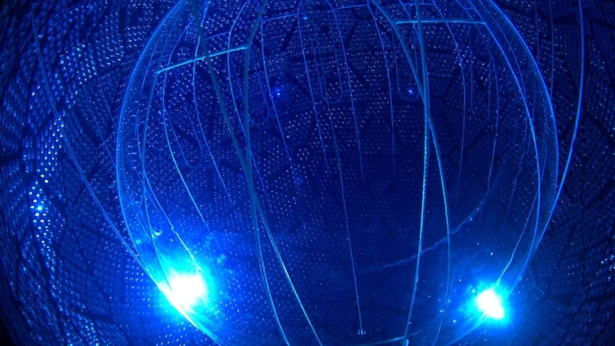 Canadian detector confirms neutrino signals from distant nuclear reactor